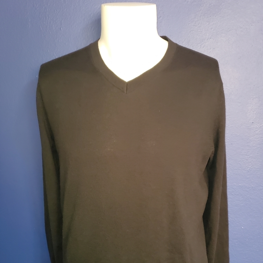 Banana Republic Men's Sweater Size Medium
